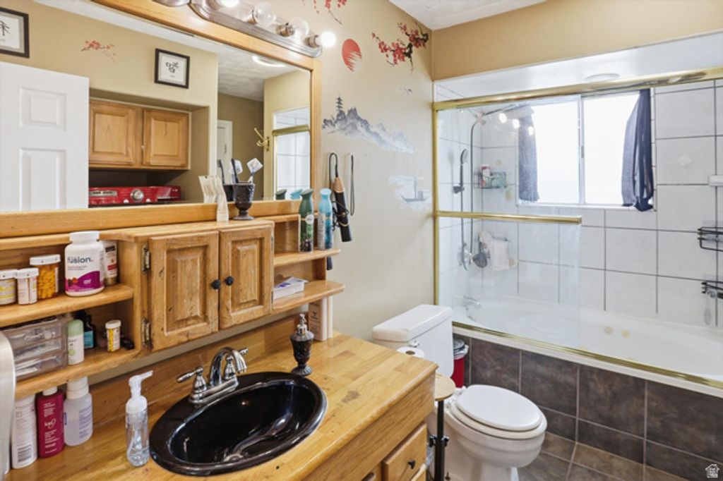 Image 31 of property listing at 4931 S 2825 W, Roy, UT 84067
