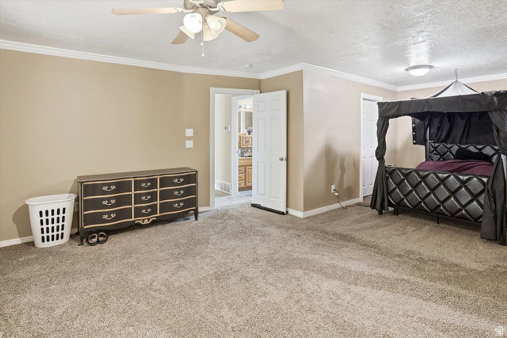 Image 8 of property listing at 4931 S 2825 W, Roy, UT 84067