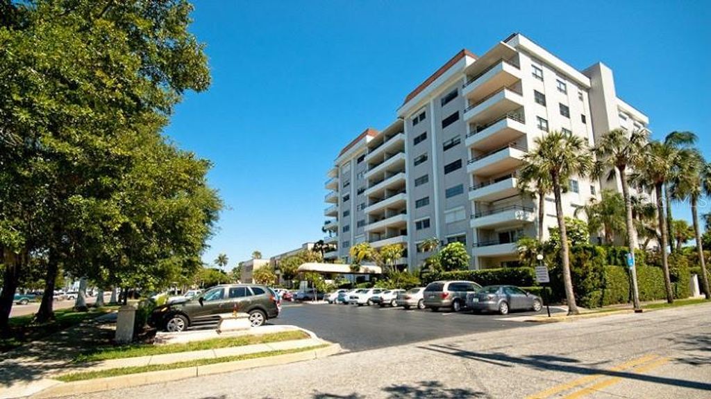 1400 BARCARROTA BOULEVARD 201, Bradenton, FL 34205