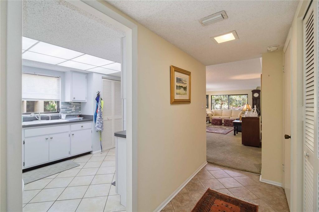 Image 13 of property listing at 1400 BARCARROTA BOULEVARD 201, Bradenton, FL 34205