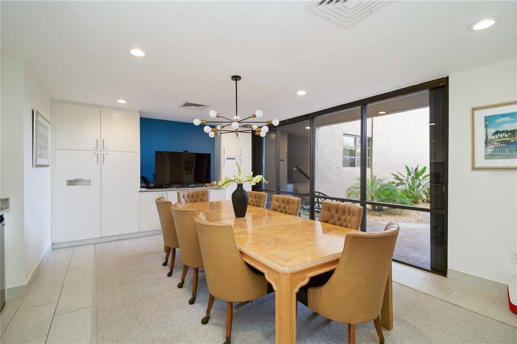 Image 26 of property listing at 1400 BARCARROTA BOULEVARD 201, Bradenton, FL 34205