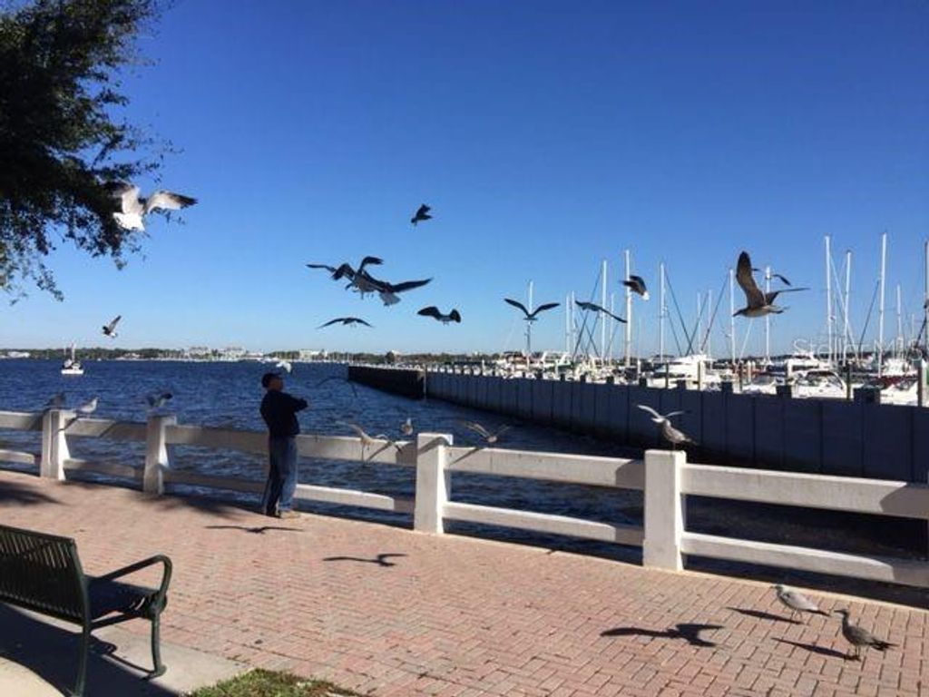Image 35 of property listing at 1400 BARCARROTA BOULEVARD 201, Bradenton, FL 34205