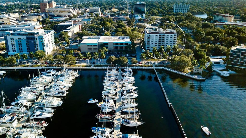 Image 37 of property listing at 1400 BARCARROTA BOULEVARD 201, Bradenton, FL 34205