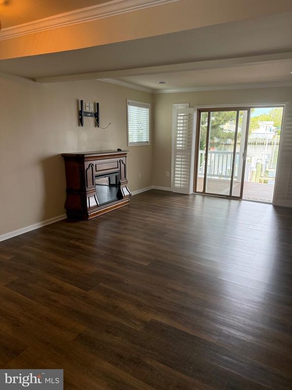 Image 2 of property listing at 13514-E HOLLY LN #3A, Ocean City, MD 21842