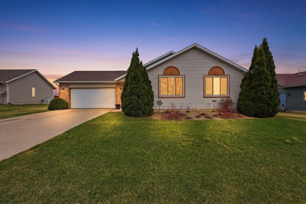 1129 Lincoln Road, Oregon, WI 53575