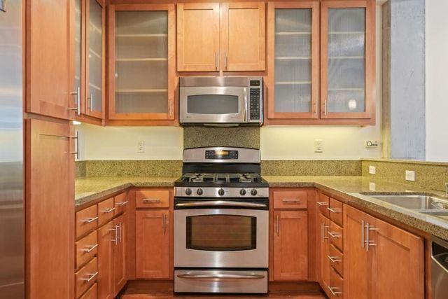 428 Alice Street 637, Oakland, CA 94607