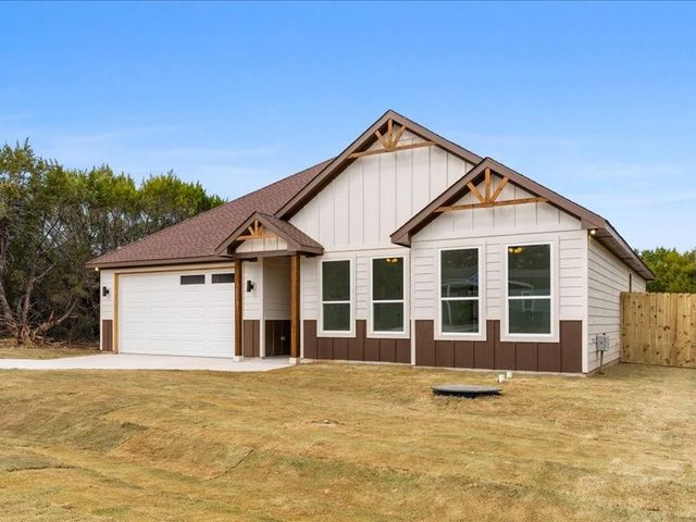 2518 Houston Drive, Granbury, TX 76048