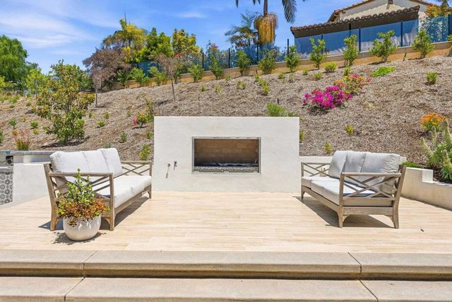 8490 Silent Tide Court, San Diego, CA 92127