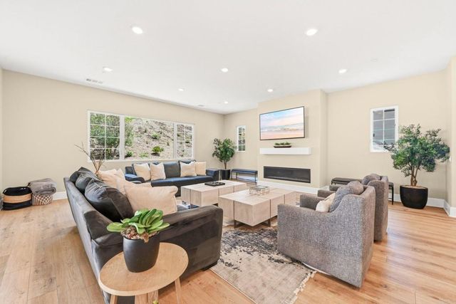 8490 Silent Tide Court, San Diego, CA 92127
