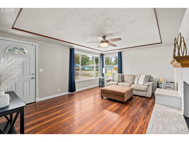 4687 LEONA Ct, Eugene, OR 97402