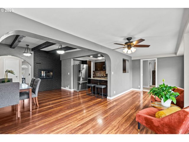 4687 LEONA Ct, Eugene, OR 97402
