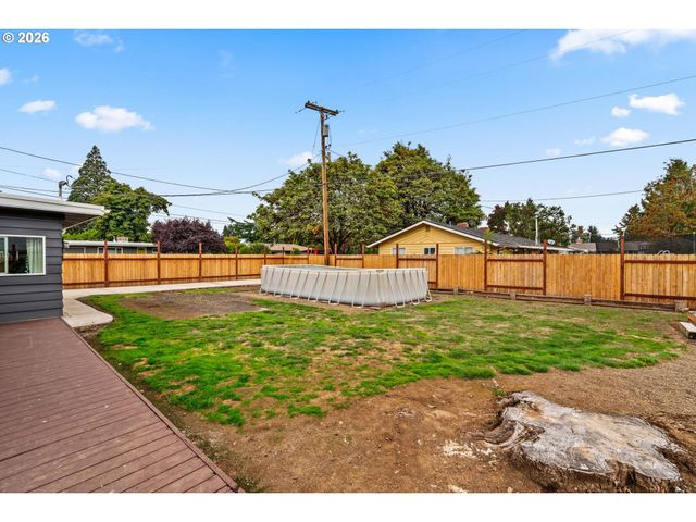 4687 LEONA Ct, Eugene, OR 97402