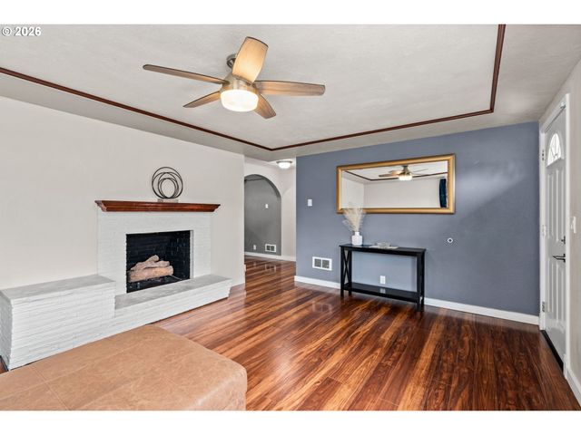 4687 LEONA Ct, Eugene, OR 97402