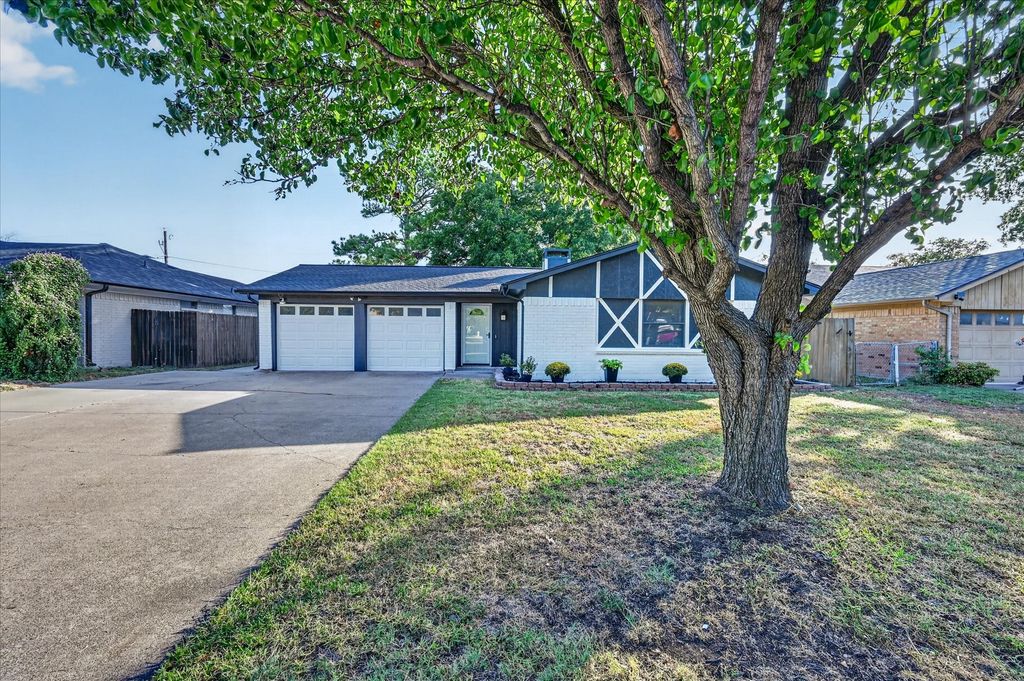 728 Douglas Street, Burleson, TX 76028 — photo 3