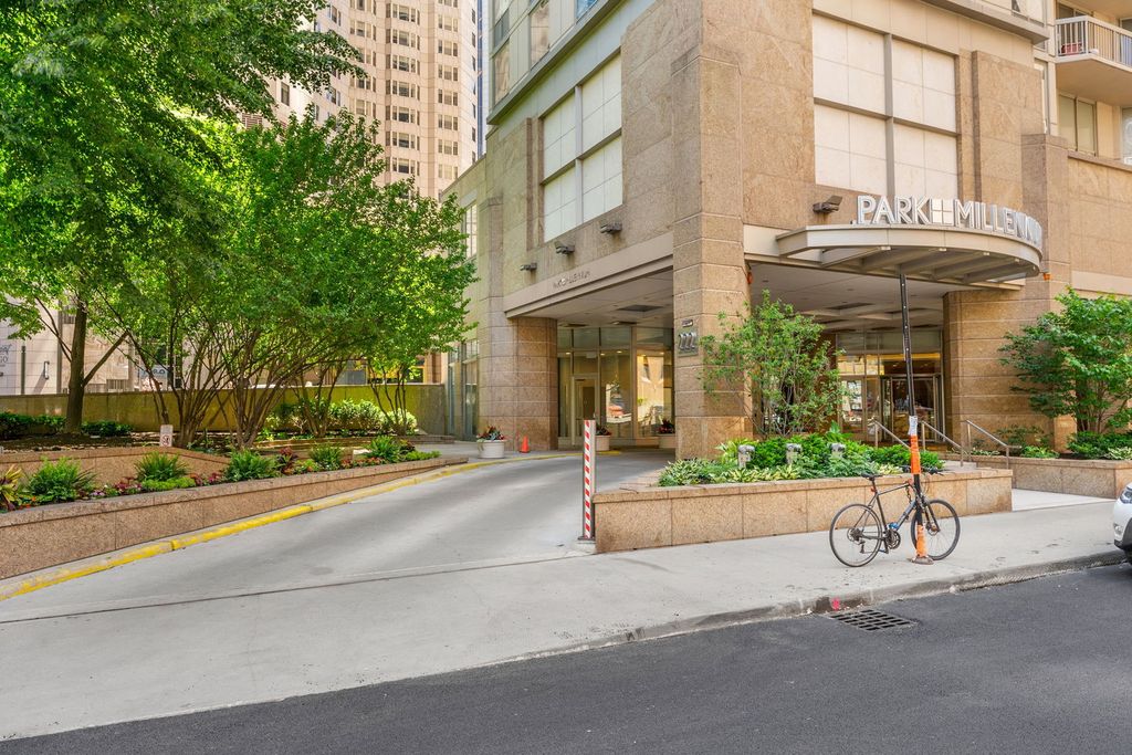 222 N Columbus Drive 2207, Chicago, IL 60601 — exterior