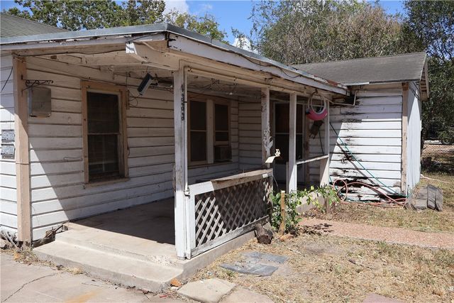 4333 Molina Dr, Corpus Christi, TX 78416