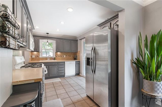 9929 Harrison Street, Kansas City, MO 64131