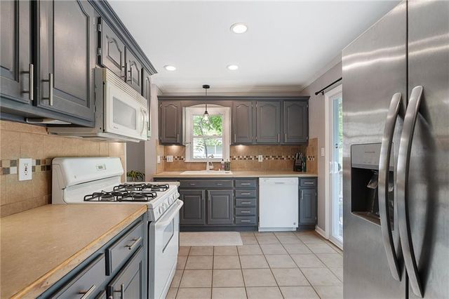 9929 Harrison Street, Kansas City, MO 64131