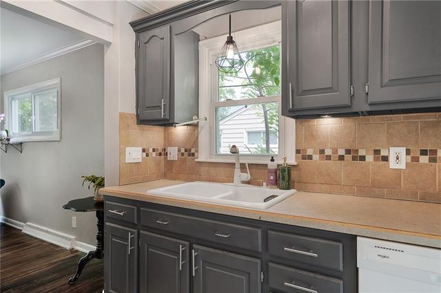 9929 Harrison Street, Kansas City, MO 64131