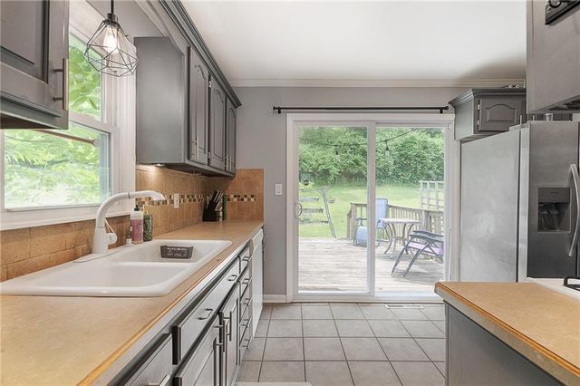 9929 Harrison Street, Kansas City, MO 64131