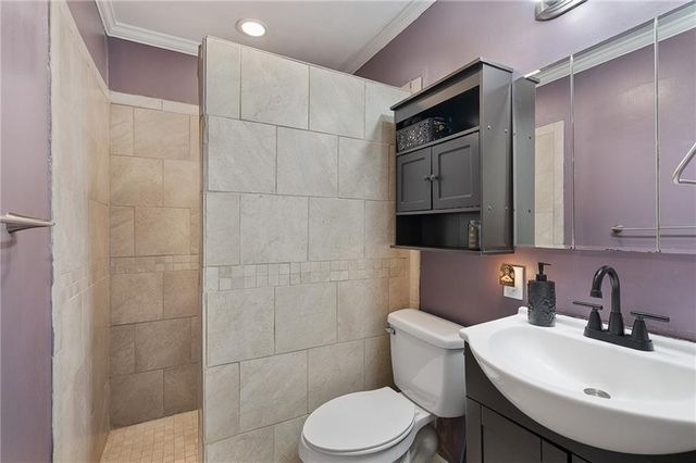9929 Harrison Street, Kansas City, MO 64131