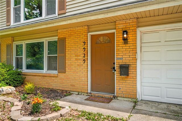9929 Harrison Street, Kansas City, MO 64131