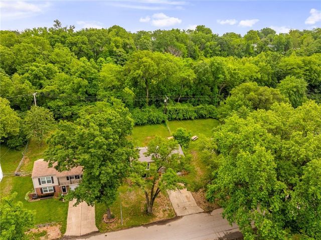 9929 Harrison Street, Kansas City, MO 64131