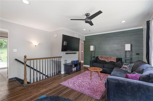 9929 Harrison Street, Kansas City, MO 64131