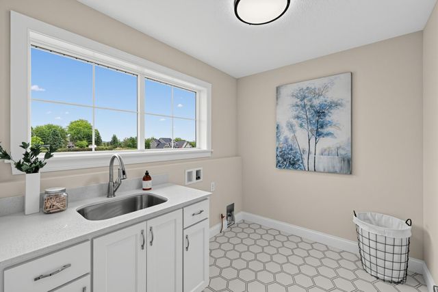 7195 Agate Trail, Inver Grove Heights, MN 55077