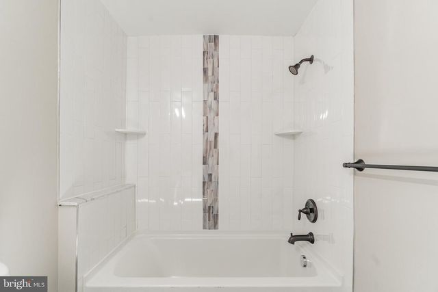 1025 N PINE ST, Wilmington, DE 19801