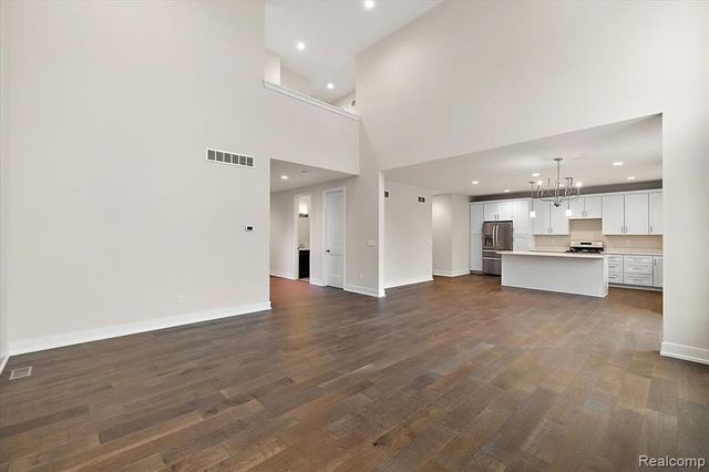 2921 Walsh Drive, Rochester Hills, MI 48309