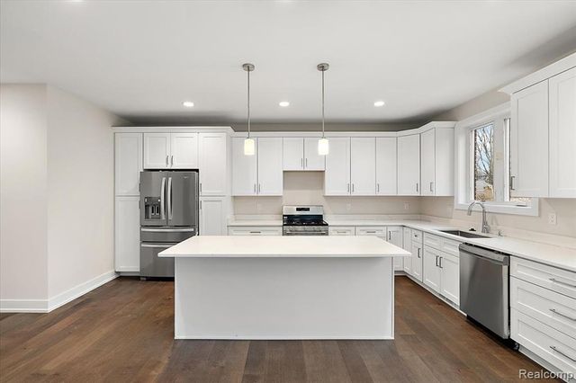 2921 Walsh Drive, Rochester Hills, MI 48309