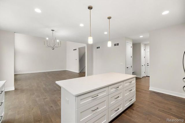 2921 Walsh Drive, Rochester Hills, MI 48309