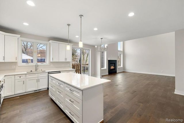 2921 Walsh Drive, Rochester Hills, MI 48309