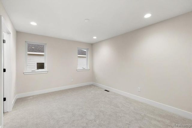 2921 Walsh Drive, Rochester Hills, MI 48309