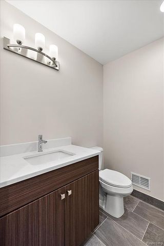 2921 Walsh Drive, Rochester Hills, MI 48309