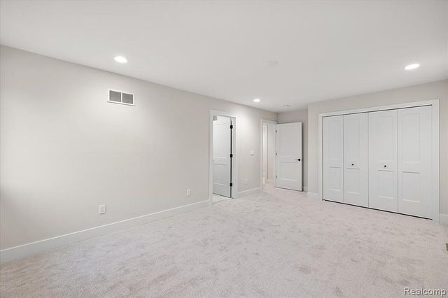 2921 Walsh Drive, Rochester Hills, MI 48309