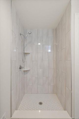 2921 Walsh Drive, Rochester Hills, MI 48309