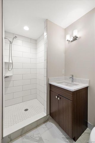 2921 Walsh Drive, Rochester Hills, MI 48309