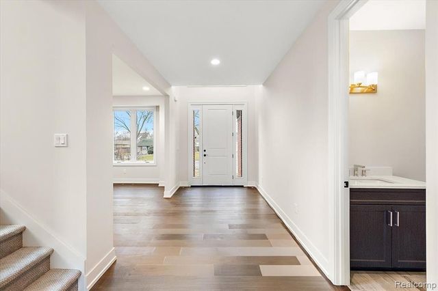 2921 Walsh Drive, Rochester Hills, MI 48309