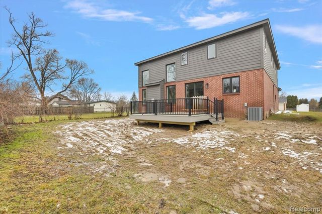 2921 Walsh Drive, Rochester Hills, MI 48309