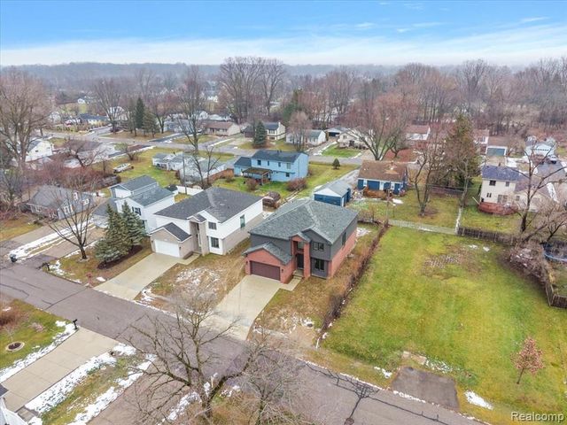 2921 Walsh Drive, Rochester Hills, MI 48309