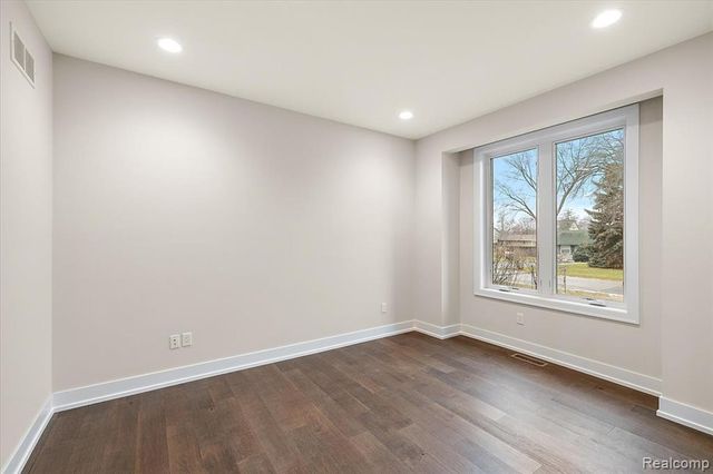 2921 Walsh Drive, Rochester Hills, MI 48309