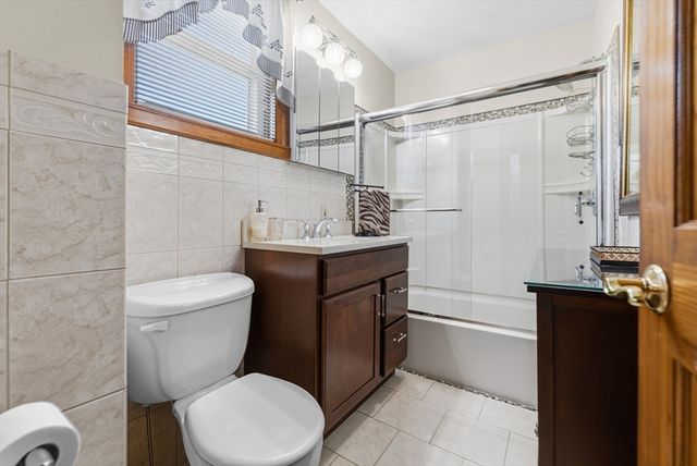 167 Center St, Ludlow, MA 01056