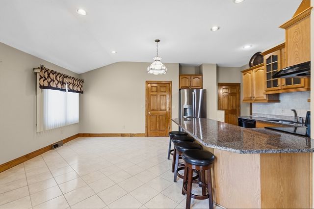 167 Center St, Ludlow, MA 01056