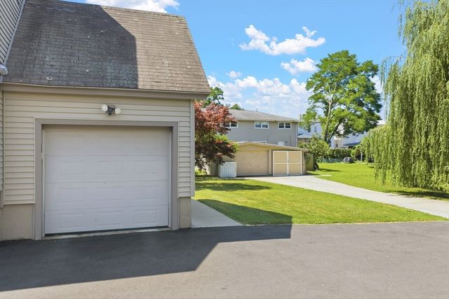 167 Center St, Ludlow, MA 01056