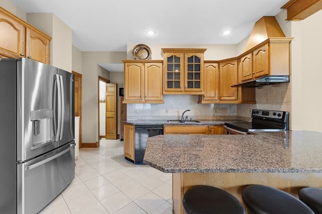 167 Center St, Ludlow, MA 01056