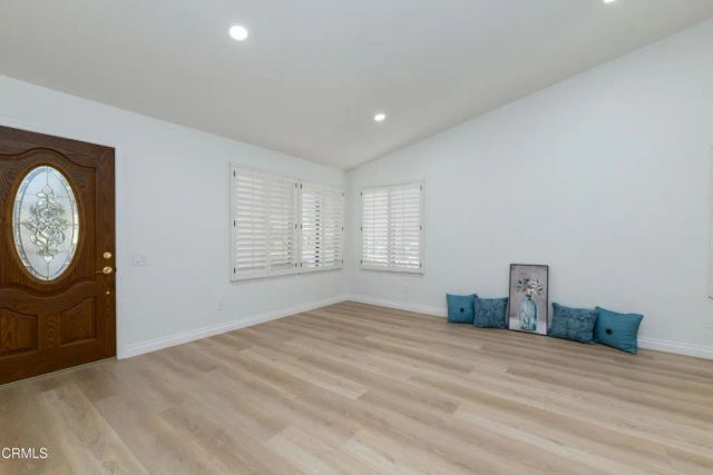 44112 Village 44, Camarillo, CA 93012
