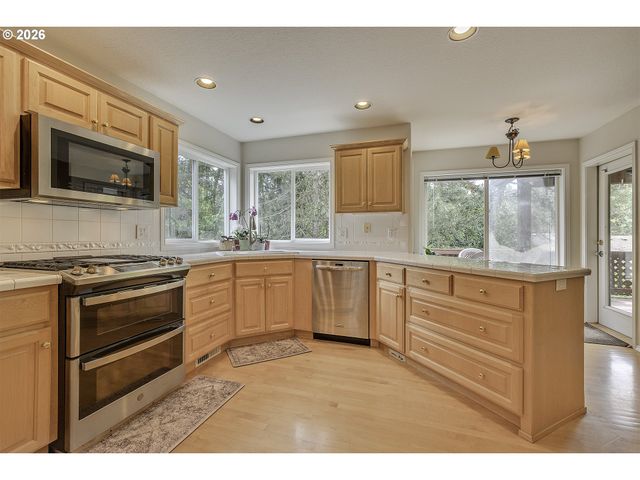 3114 Sw WILBARD St, Portland, OR 97219