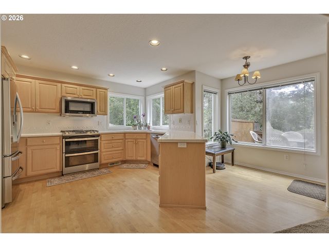 3114 Sw WILBARD St, Portland, OR 97219